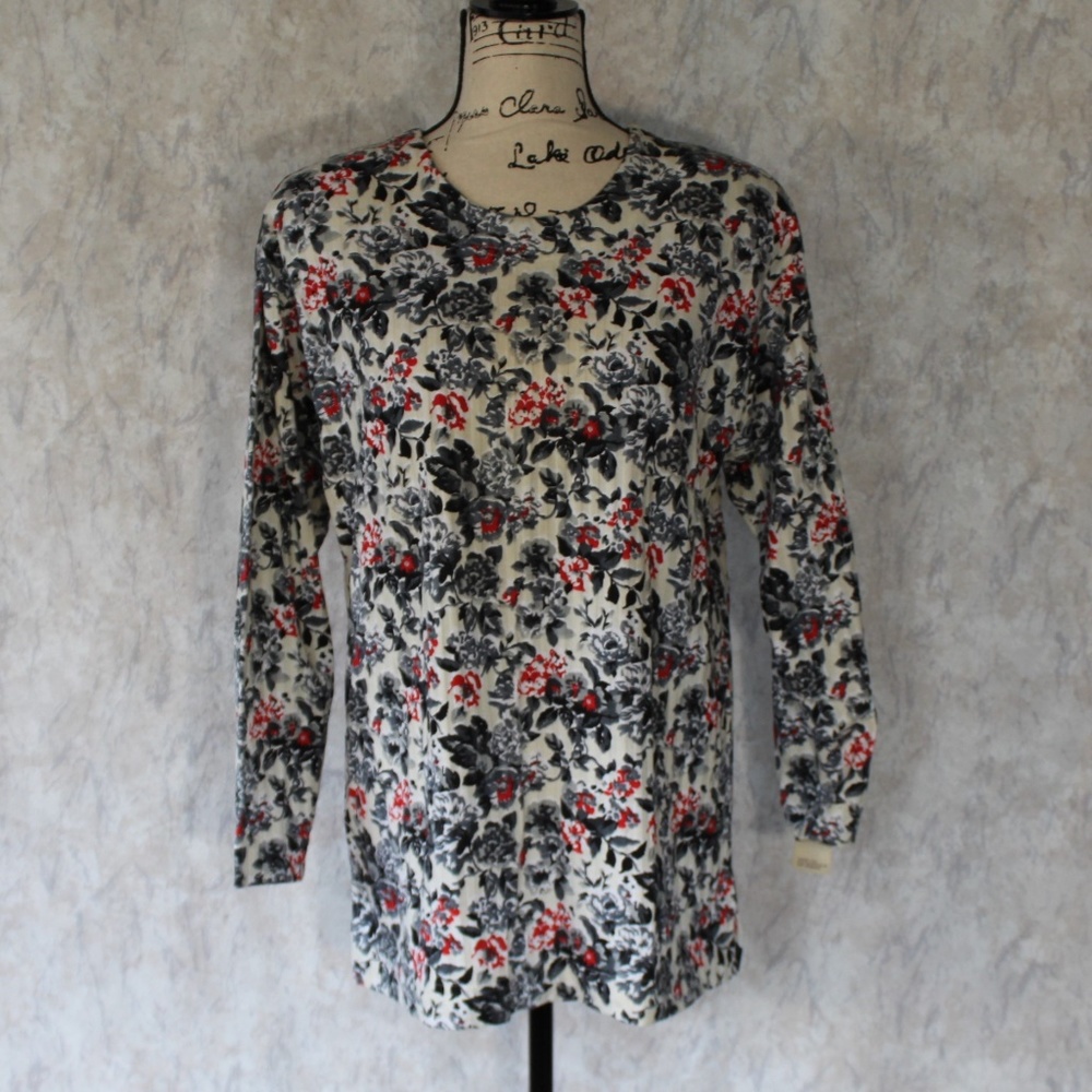 Long and Loose-Fitting Floral Top - Small